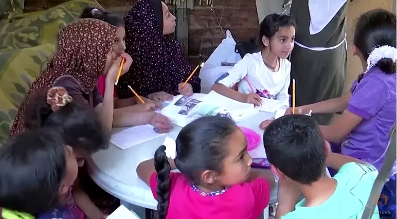 От деца за деца – 13-годишна преподава на ученици в ивицата Газа