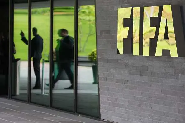 Футболисти от цял свят искат компенсации от ФИФА