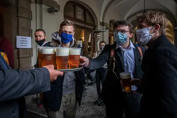  Карфиол и по-евтина бира: Прага поставя местните туристи на първо място