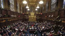 Британски депутати възмутени, че трябва да се връщат в парламента