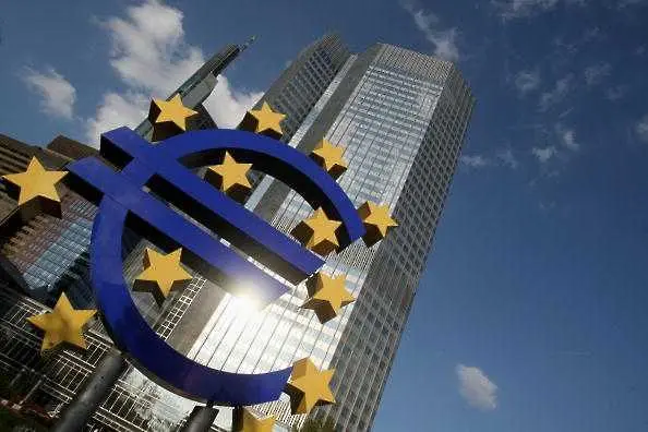  Влошаване на показателите за сближаване с еврото в 7 страни. Сред тях и България