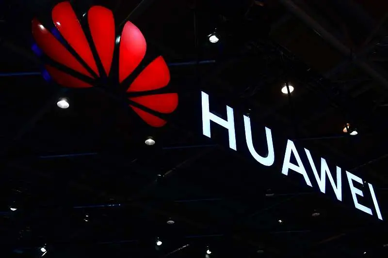 Huawei пусна мащабна кампания за 5G мрежата в британски вестници