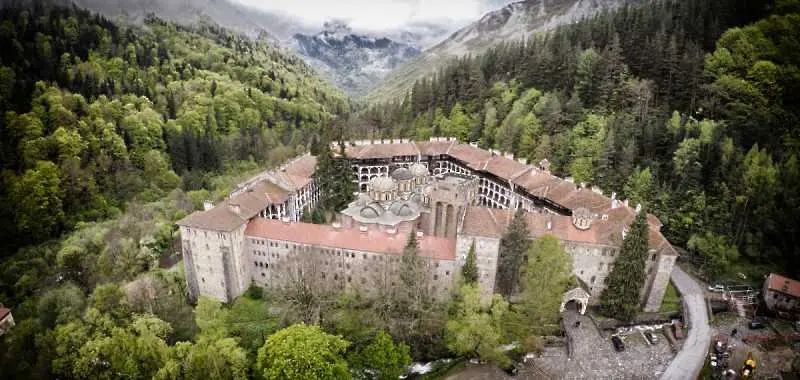 Рилският манастир пред фалит, кандидатстват по схемата 60/40