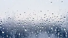 Времето: Облачно и дъждовно