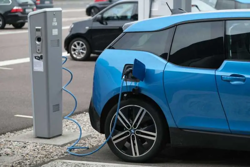 BMW ще произвежда батерии за електромобили само чрез зелена енергия 