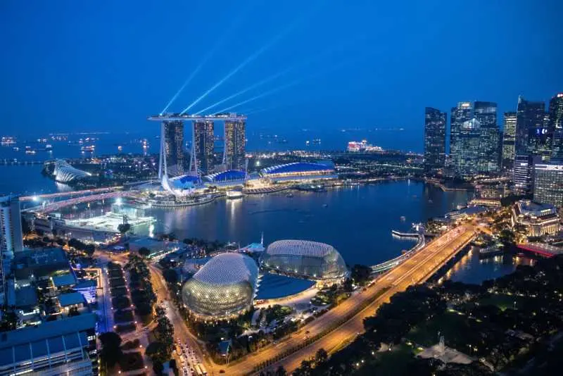 Сингапур влезе в рецесия. Икономиката се сви с рекордните 41,2%