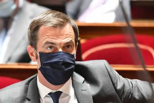 Местната власт във Франция ще въвежда носене на маски на открито при необходимост