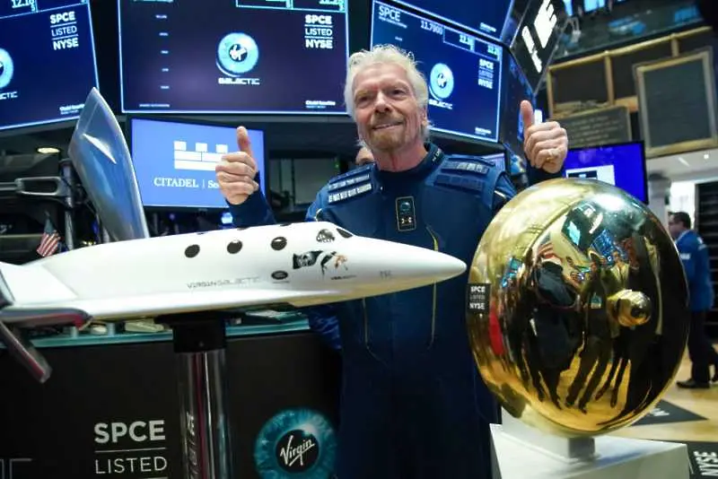 Върджин Галактик планира първи туристически полет в Космоса в началото на 2021 г.