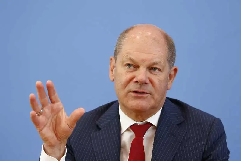 Финансовият министър на Германия ще се бори за поста на канцлер