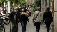 В Гърция маските вече се задължителни във всички затворени обществени места 
