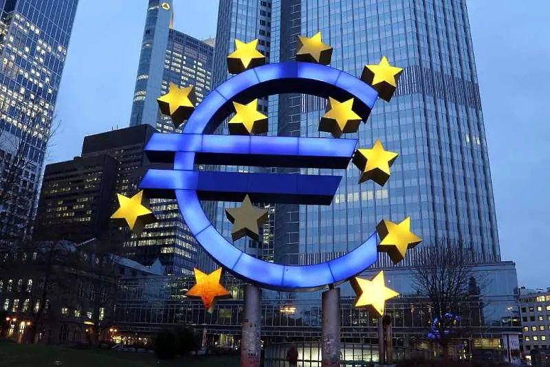 България ще въведе еврото най-рано през 2024 г., прогнозират от Fitch