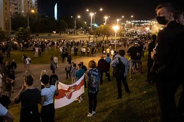 Над 1000 арестувани в третата нощ на протести в Беларус