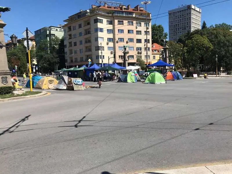  Премахнаха блокадата на кръстовището пред румънското посолство