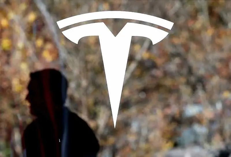 Най-големият външен акционер в Tesla намали дела си в компанията