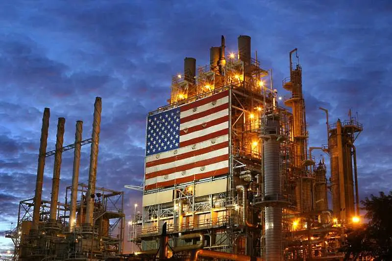 Петролът поскъпна на фона на по-големия от очакваното спад на американските запаси