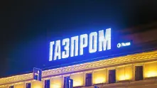 Печалбата на Газпром се понижи наполовина