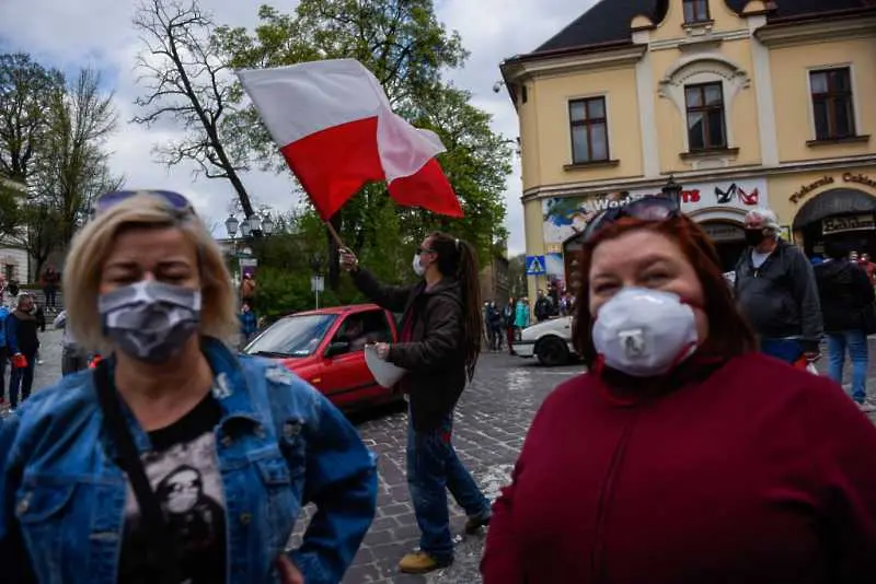 Хиляди на протест в Полша срещу плановете да се забрани отглеждането на животни за кожа