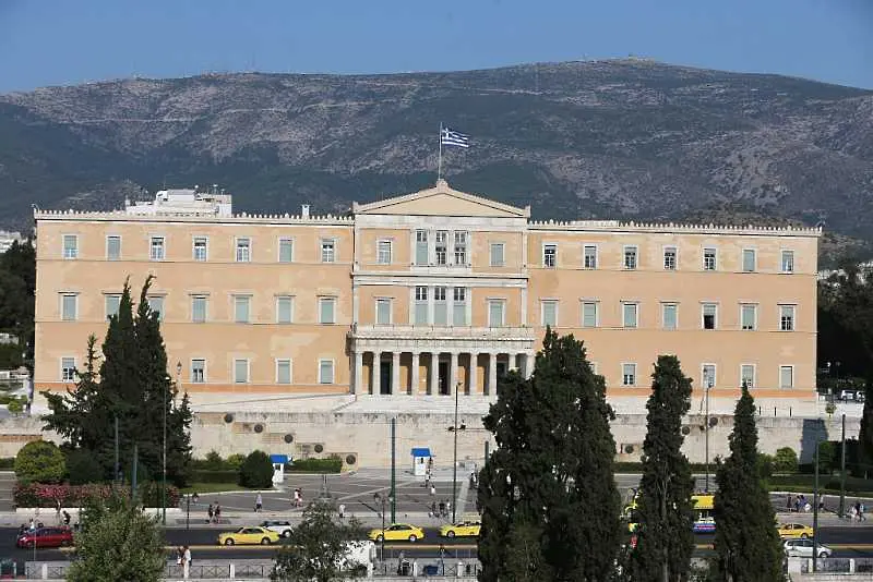 Гърция увеличава задължителната военна служба
