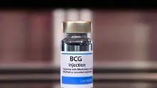 Великобритания ще тества ефективността на БЦЖ ваксината срещу COVID-19