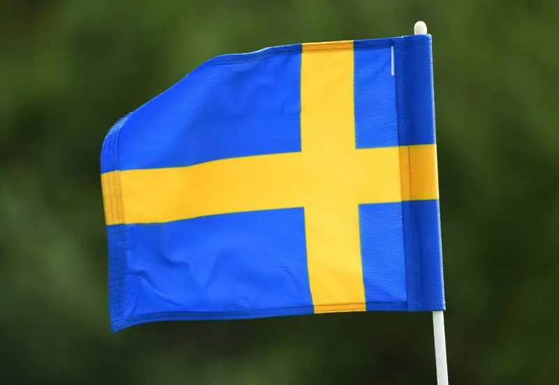 Швеция започва да променя стратегията си за борба с COVID-19