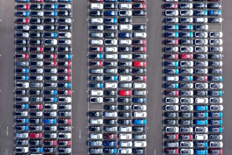 Нов спад в продажбите на нови автомобили в ЕС през октомври