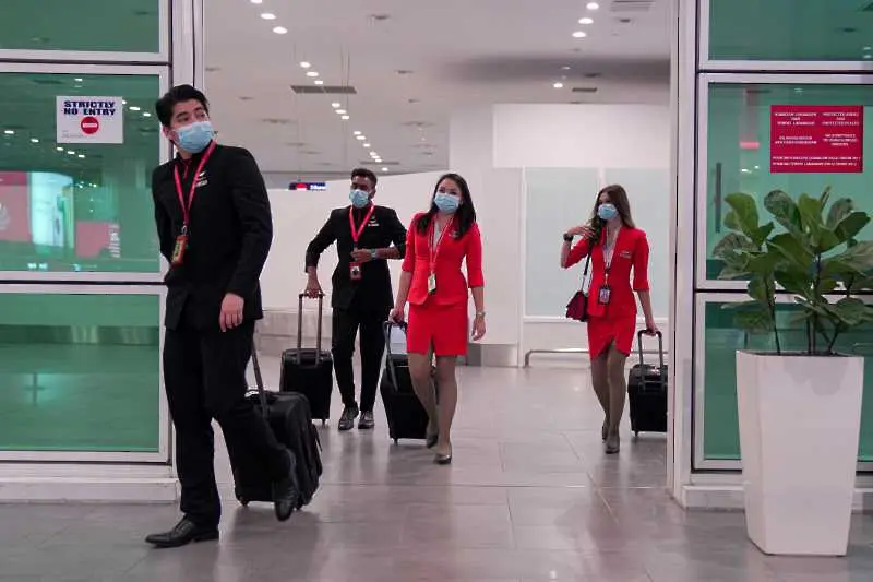 Китай препоръчва на стюардите в самолетите да носят памперси