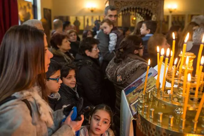Гърция разреши посещението на литургия по Коледа