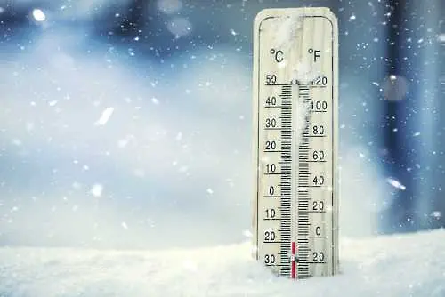 Времето: Студено, жълт код за ниски температури в 18 области на страната