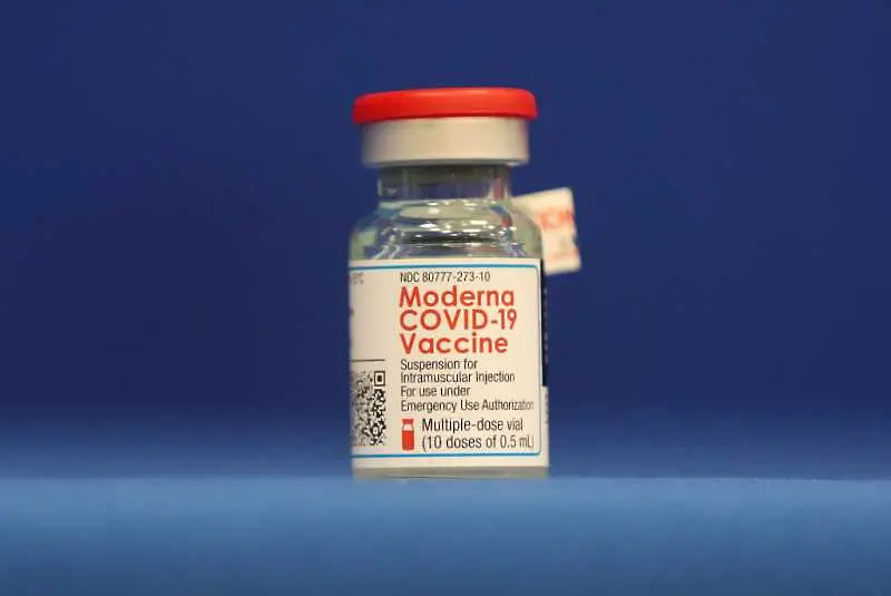 Започна имунизацията с covid-ваксината на Moderna у нас