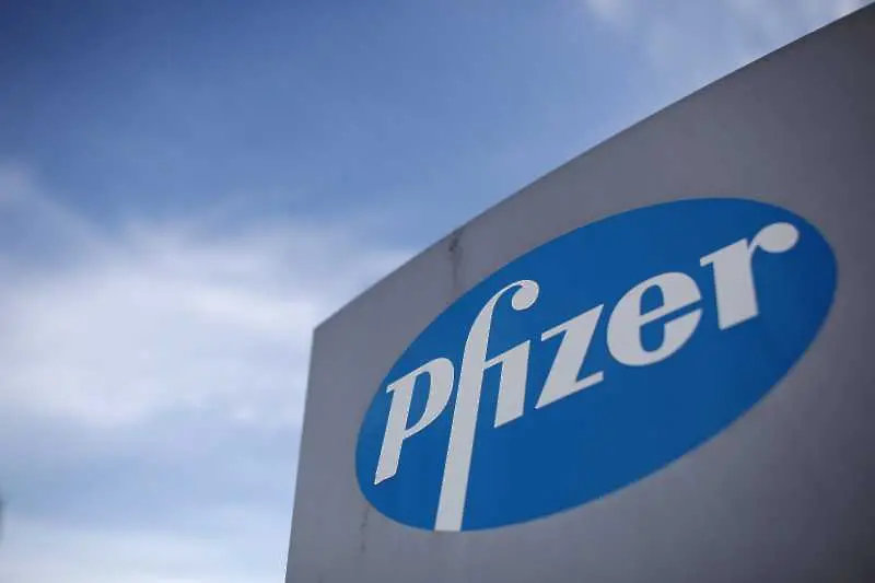 Първата доза от ваксината на Pfizer дава две трети защита