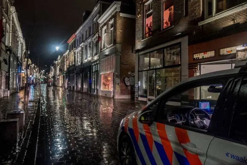 Над 150 задържани при безредиците в Нидерландия заради полицейския час
