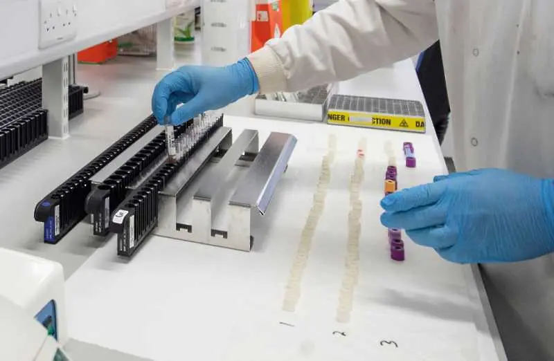 GlaxoSmithKline и CureVac ще разработват ваксини срещу новите варианти на Covid-19