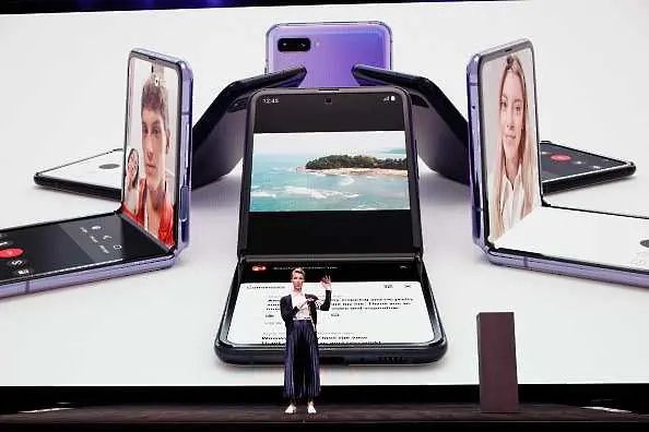 LG ще помага на Apple за сгъваемия смартфон