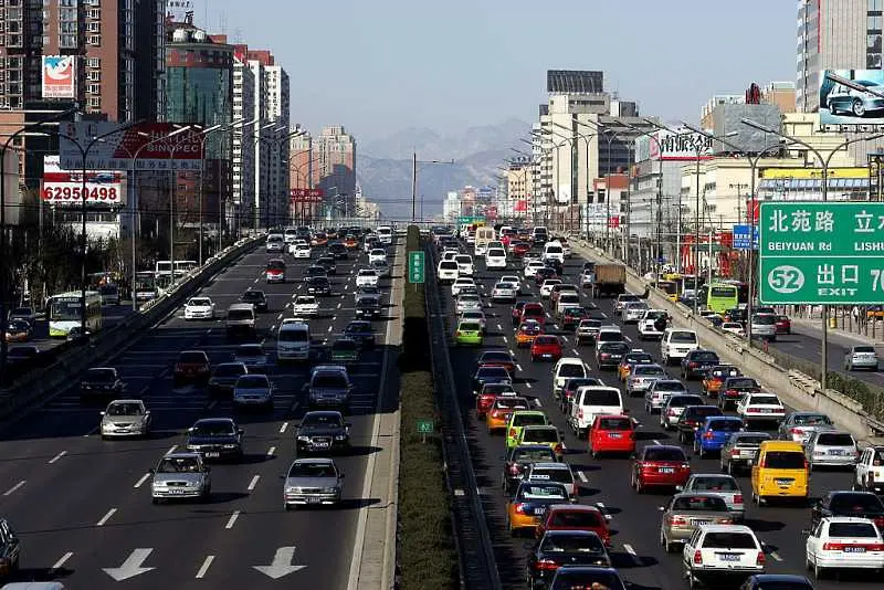 Китай очаква близо 400-процентов скок на продажбите на автомобили за февруари