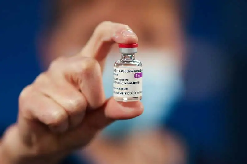 Франция изпрати на Словакия 15 000 дози ваксини срещу коронавирус