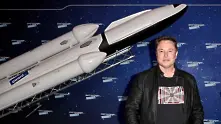 „НАСА е върхът!!: Мъск празнува спечелването на договор от SpaceX за изпращане на човек на Луната