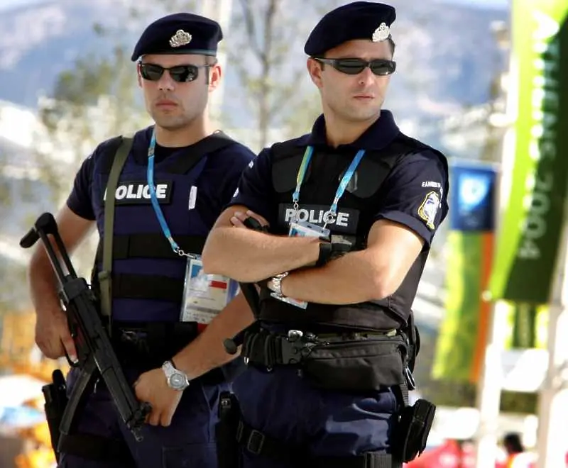 Гръцкият разследващ журналист Карайвас е бил разстрелян с 10 куршума