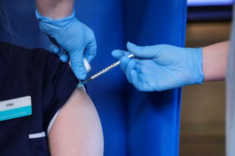 Убеждават американците да се ваксинират с рекламна кампания