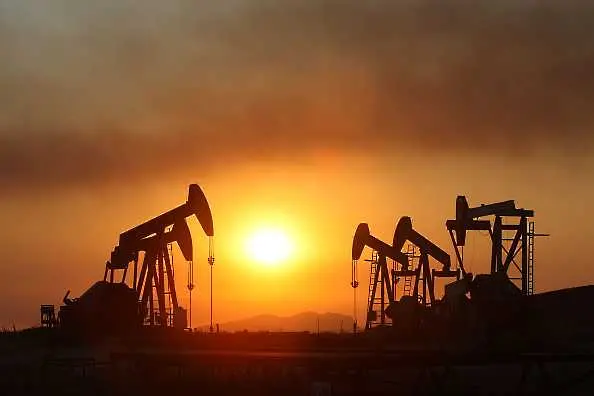 Петролът на ОПЕК се върна на нива под 67 долара за барел