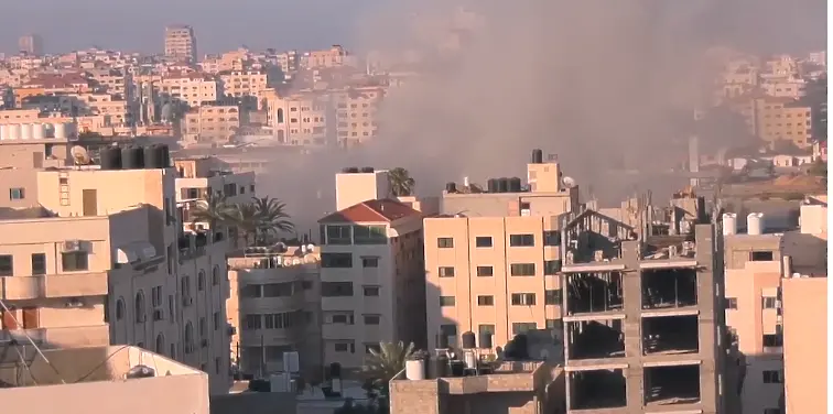 Израелски ракети разрушиха сграда с офиси на световни медии в Газа