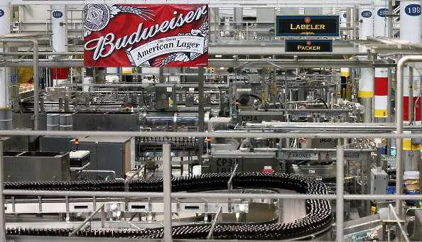 Шефът на най-голямата пивоварна компания в света подаде оставка