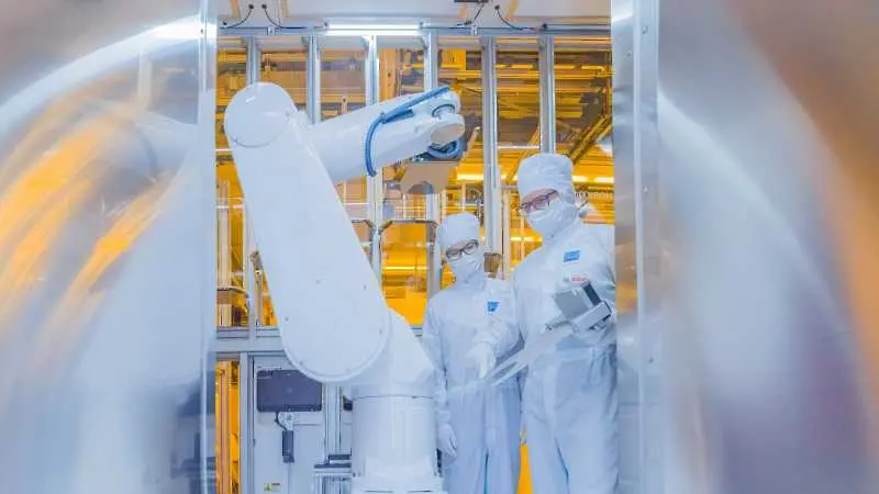 Bosch отвори управляван от изкуствен интелект завод за чипове в Германия