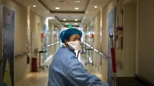 Уолстрийт джърнъл: Учени от Ухан са лекувани в болница преди Китай да обяви заразата с COVID-19