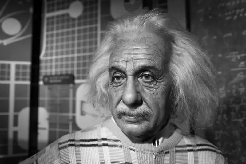 Писмо, в което Айнщайн написал прочуто уравнение, продадено за 1,2 милиона долара