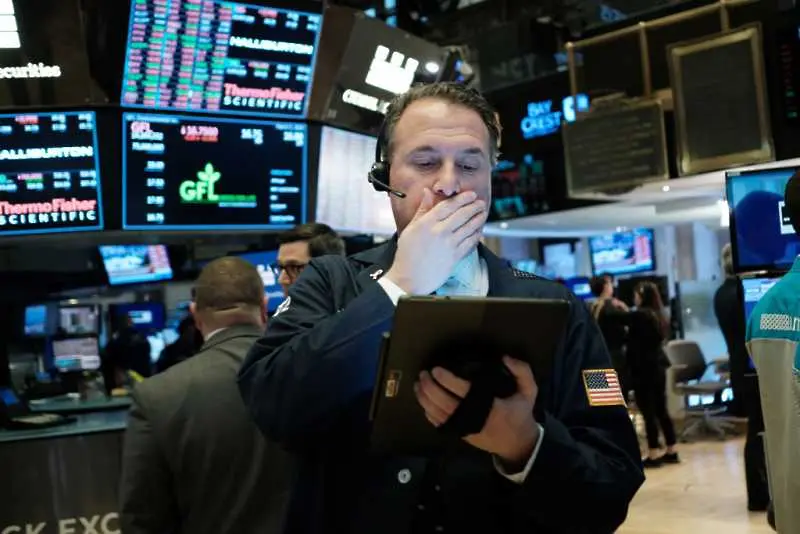 Икономист очаква 10-20% корекция на фондовия пазар