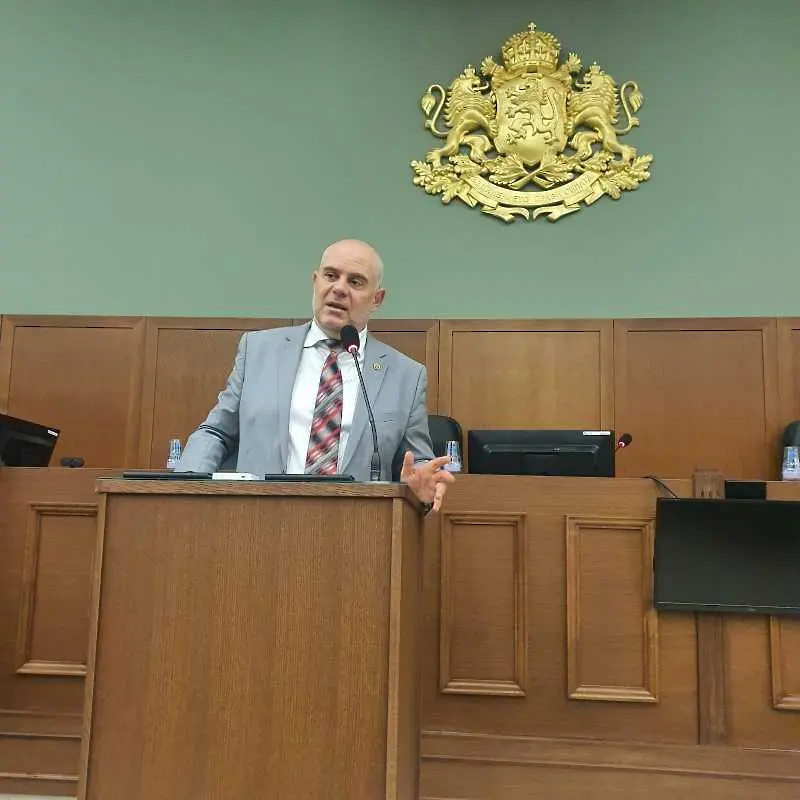 Главният прокурор Иван Гешев поиска сигналът срещу него да бъде оповестен