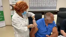 Бойко Борисов се ваксинира против COVID-19