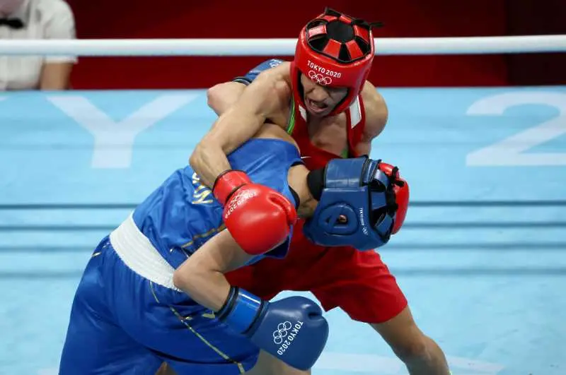 Стойка Кръстева се класира за полуфиналите на олимпийския турнир по бокс