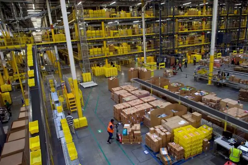 Amazon плаща 1,2 млрд. долара за образованието на над 1 млн. свои служители