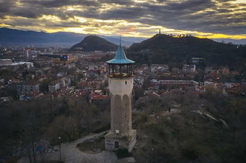 Чистят знакови културно-исторически паметници в Пловдив за Деня на Съединението